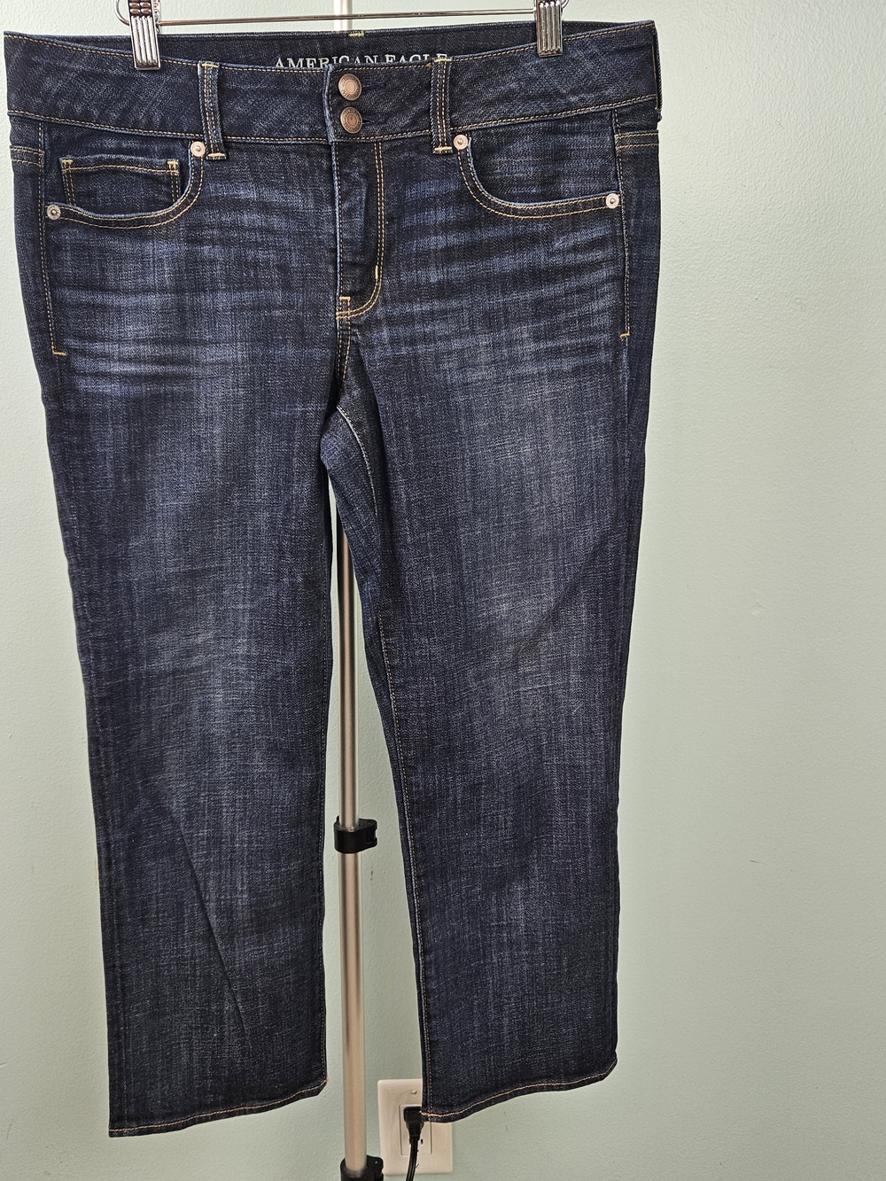 American Eagle Outfitters Dark Wash Women’s Jeans - Classic Crop